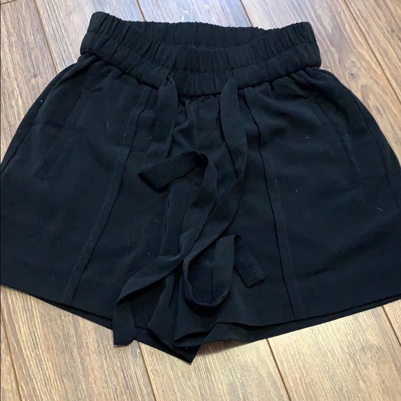 Dress shorts from dynamite - Picture 1 of 3